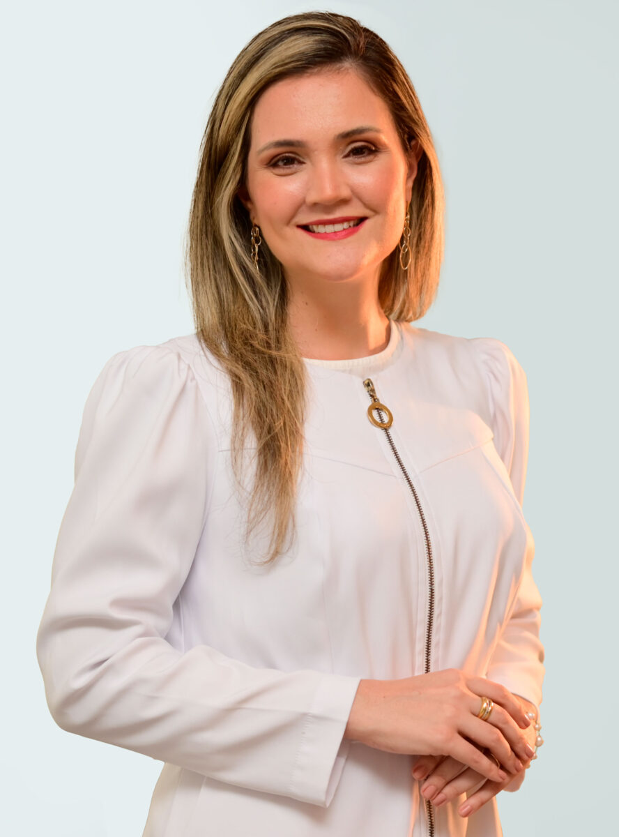 Dra. Izabela Almeida, especialista em glaucoma