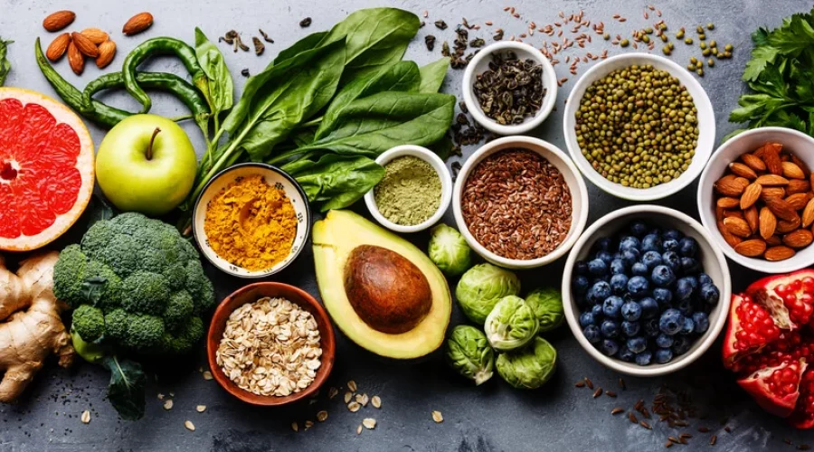 alimentos ricos em nutrientes benéficos para os olhos.