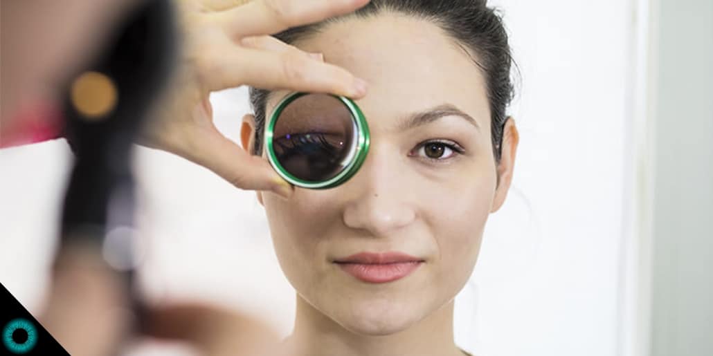 Como a toxoplasmose no olho se manifesta?